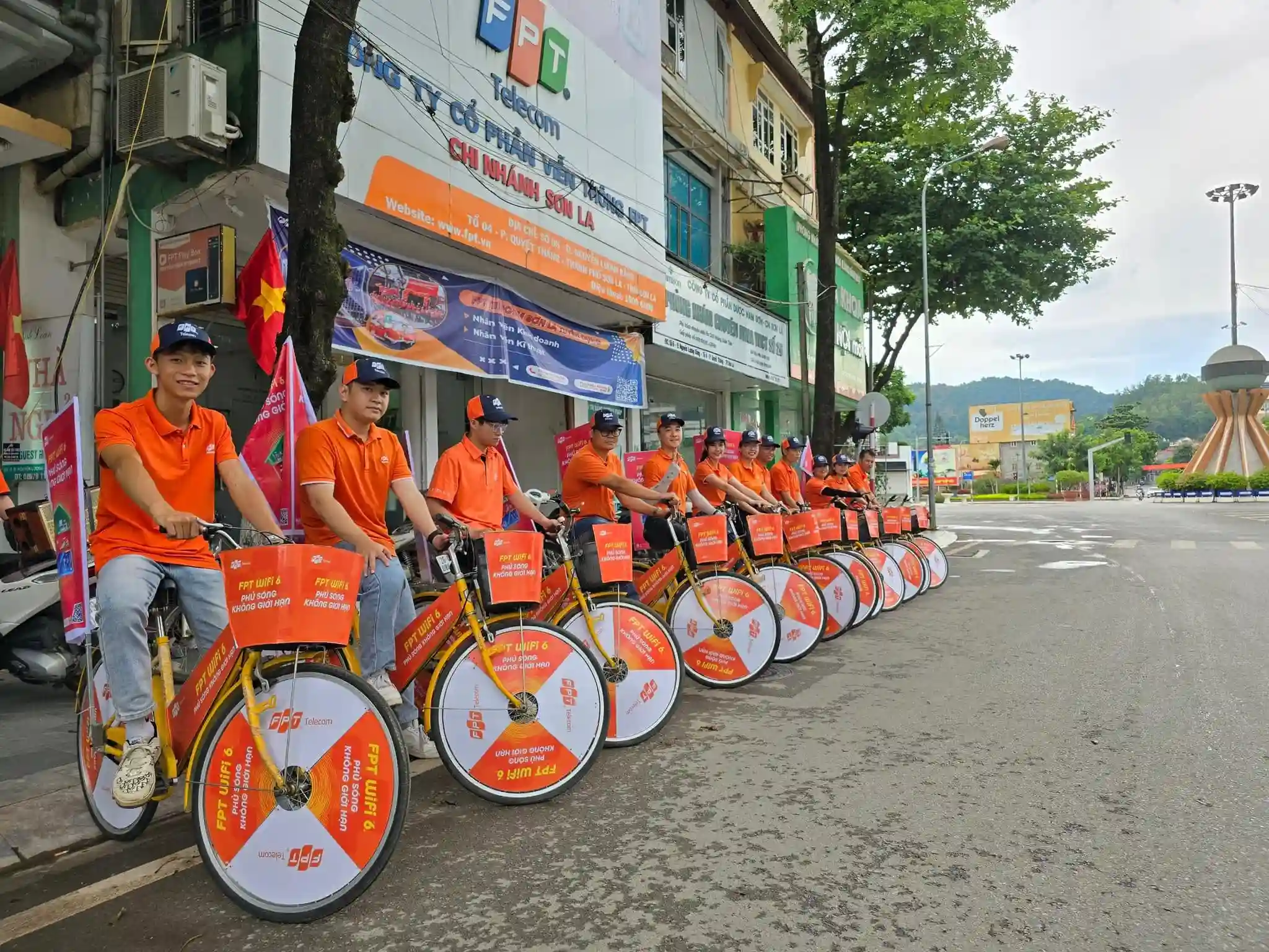 Khách hàng có thể đến điểm giao dịch