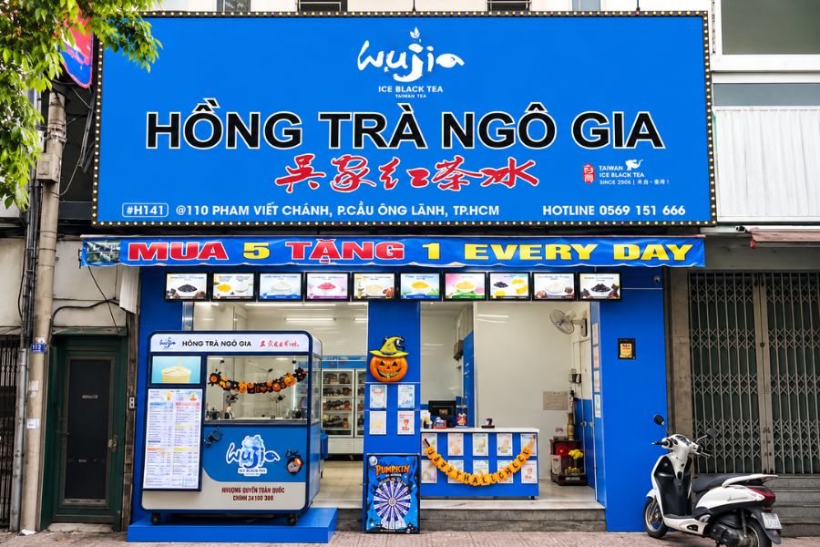 Pass WiFi Hồng Trà Ngô Gia giúp khách hàng dễ dàng kết nối Internet khi đến cửa hàng